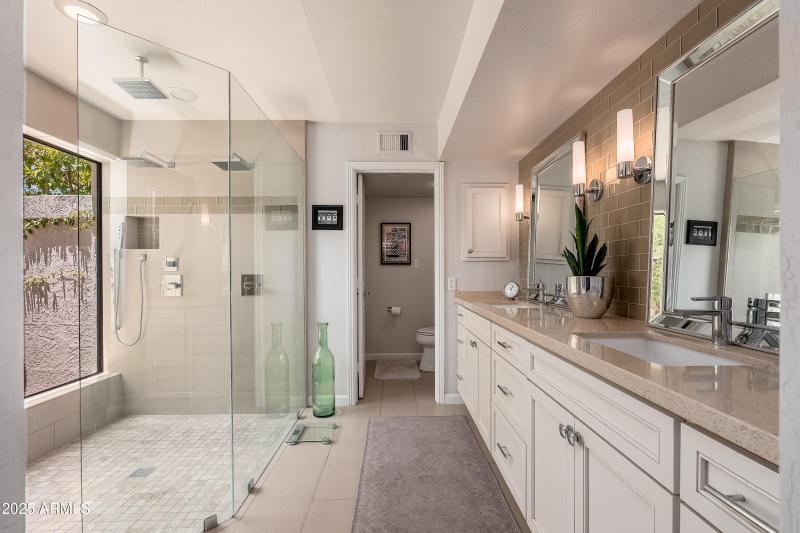 7513 E Buena Terra Way - 33