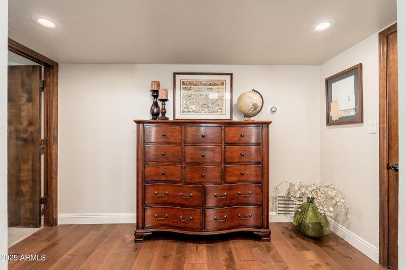 7513 E Buena Terra Way - 42