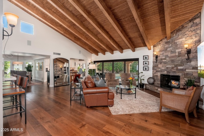 7513 E Buena Terra Way - 09