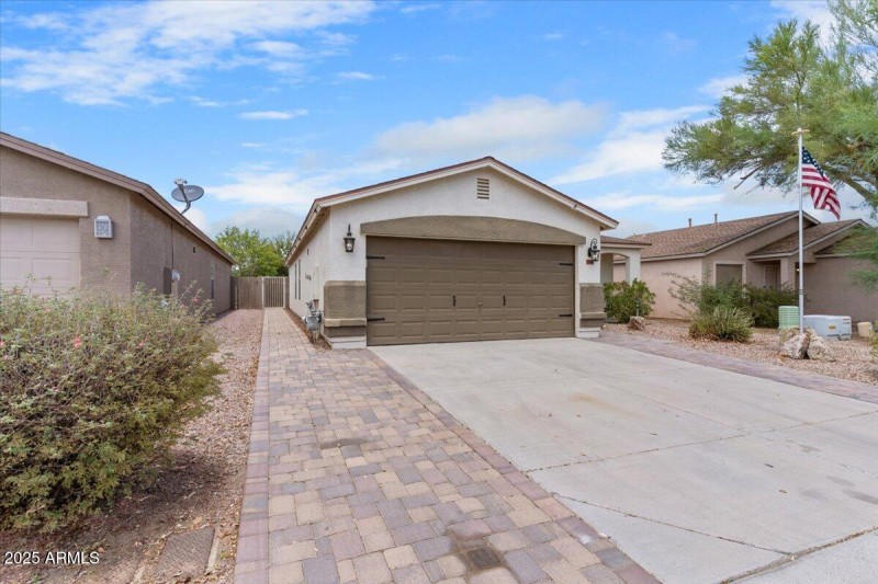 04-1046 E Silversmith Trail