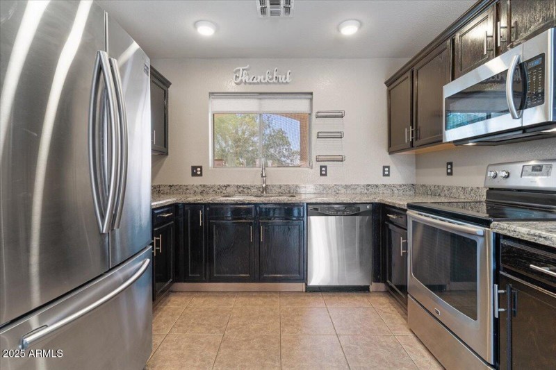 09-1046 E Silversmith Trail