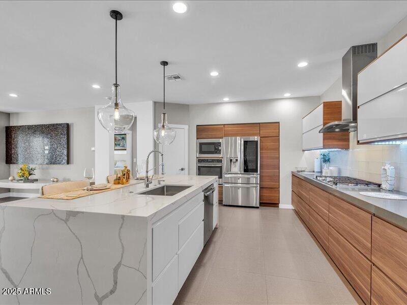 07-1010_E_Pierson_St10