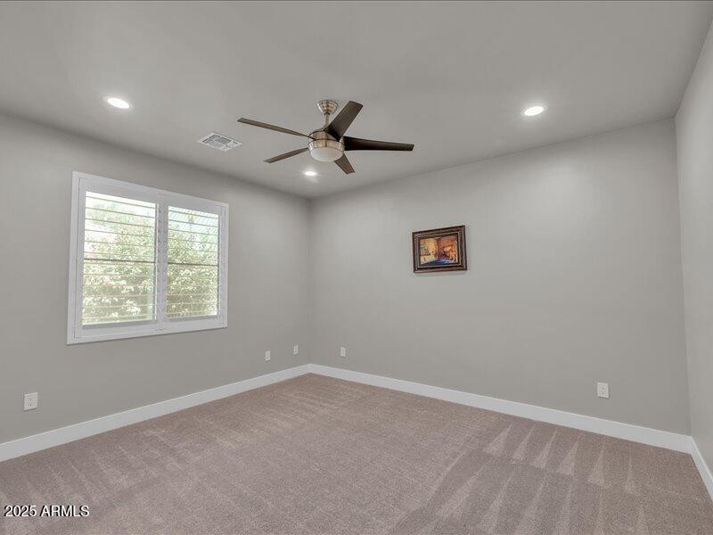 32-1010_E_Pierson_St33