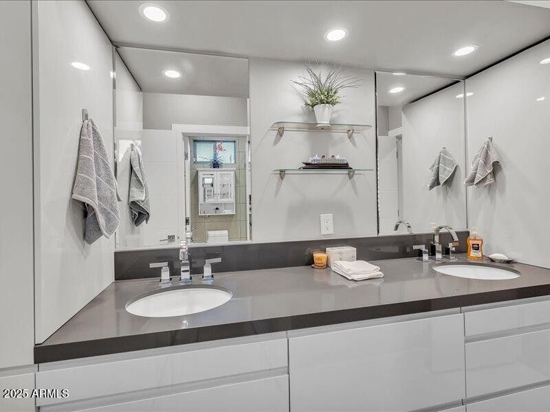 36-1010_E_Pierson_St36