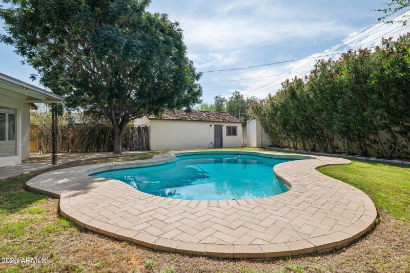 1614 Palmcroft Way SE - Pool