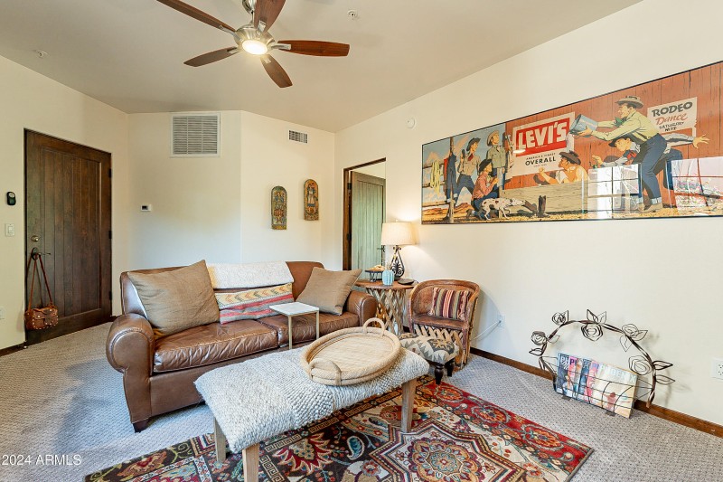 Junior suite flex room