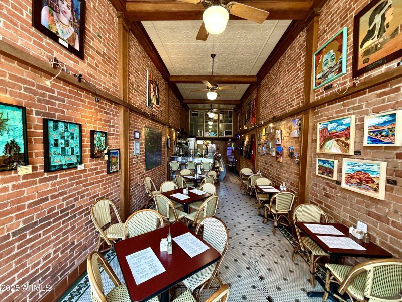 Street-Level Café