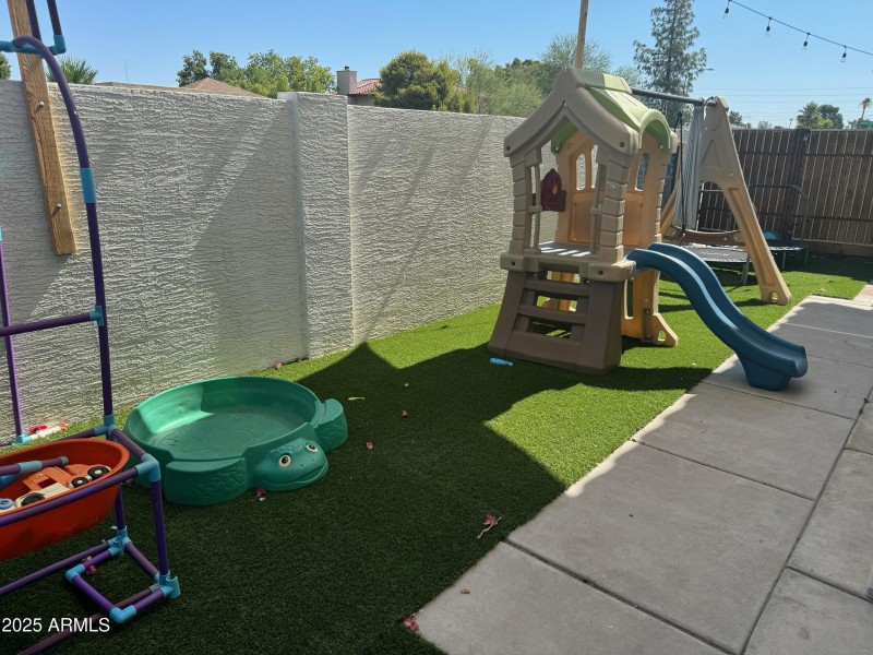 8618DF0B-BBC5-4043-8AF8-0C479B0903B7