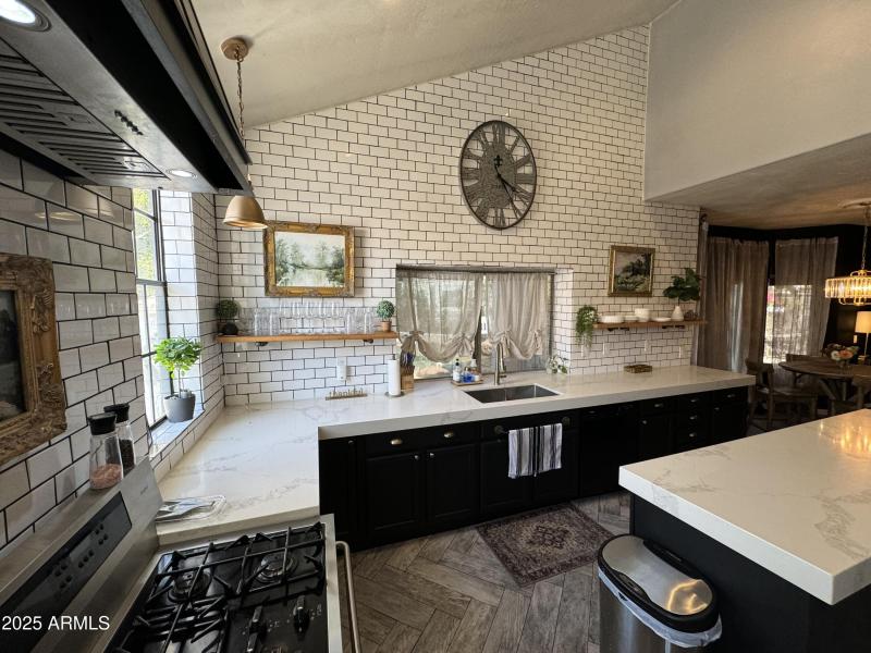 E96901B3-C663-4073-8704-9F6FEA4BC095