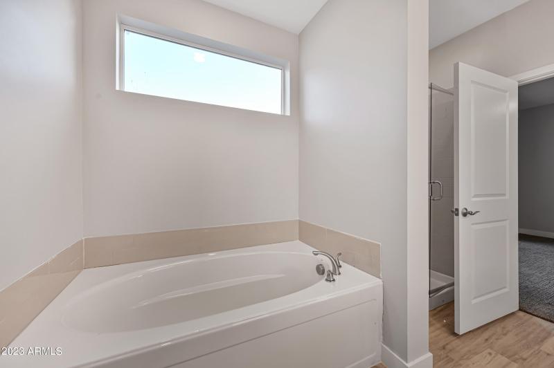 22-1027W5S-TFA-3BL-07 08 12 13 17 18-ocu