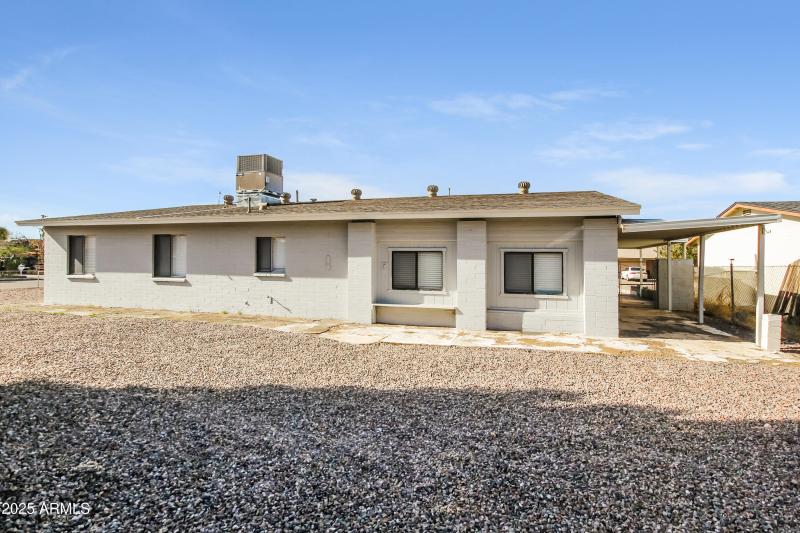 014-photo-rear-view-10224282