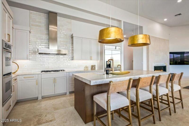 22-Kitchen ~ Breakfast Counter