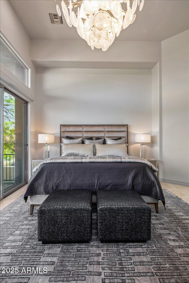 36-Primary Suite Details