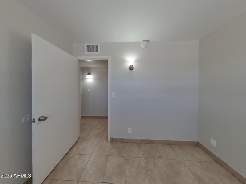 12_pc_cCkjSWOXmx_UAP6XW66LS_layout_0