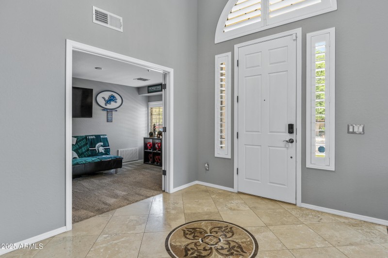 2409 W Quail Track Dr-12