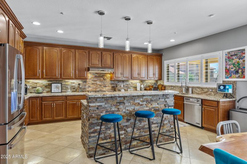 2409 W Quail Track Dr-19