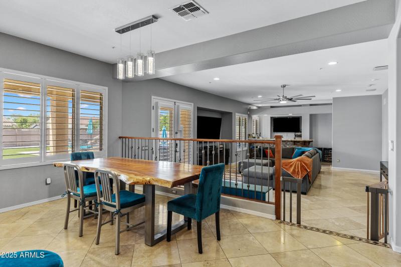 2409 W Quail Track Dr-24