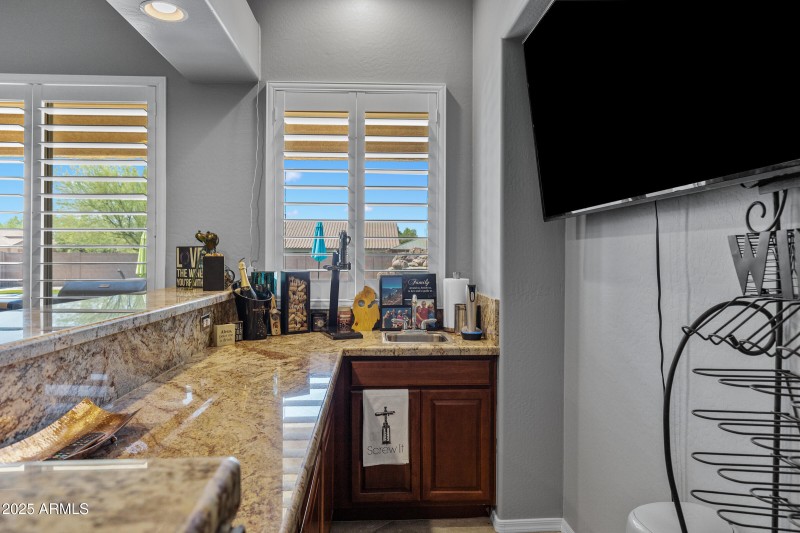 2409 W Quail Track Dr-33