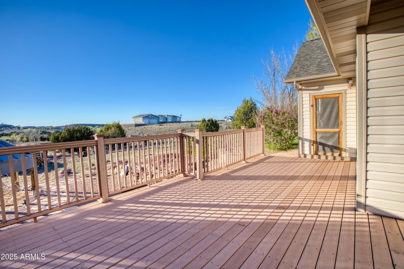 Expansive Open Back Deck