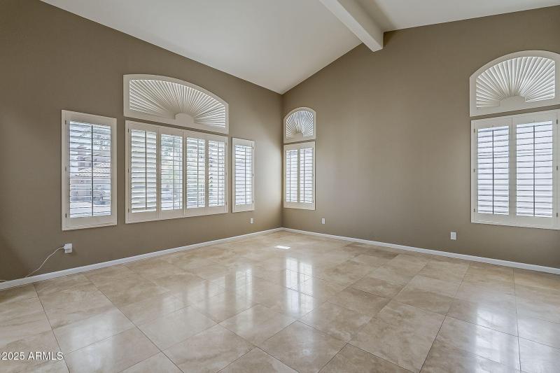 9-web-or-mls-Glenhaven-9