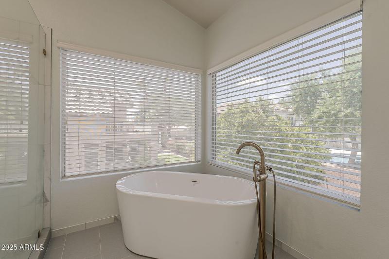 38-web-or-mls-Glenhaven-38