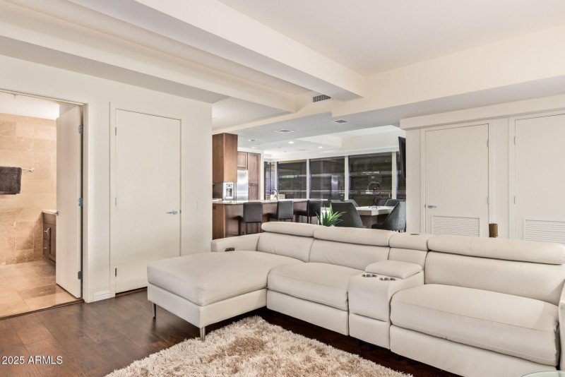 Front living space 3