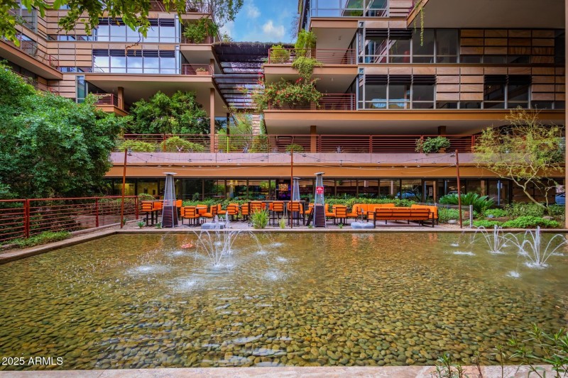 Community courtyard 4