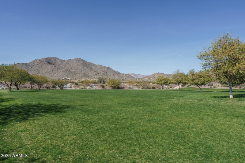 J) SIENNA HILLS COMMUNITY PARK