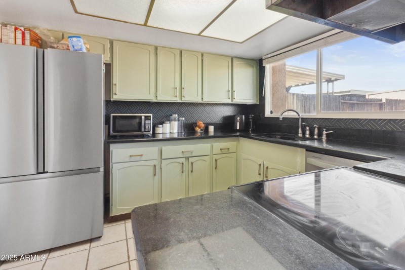 8410 N 32ND AVE, Phoenix, AZ 85051