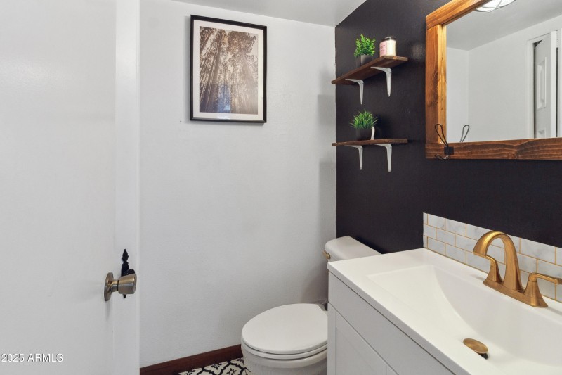 8410 N 32ND AVE, Phoenix, AZ 85051