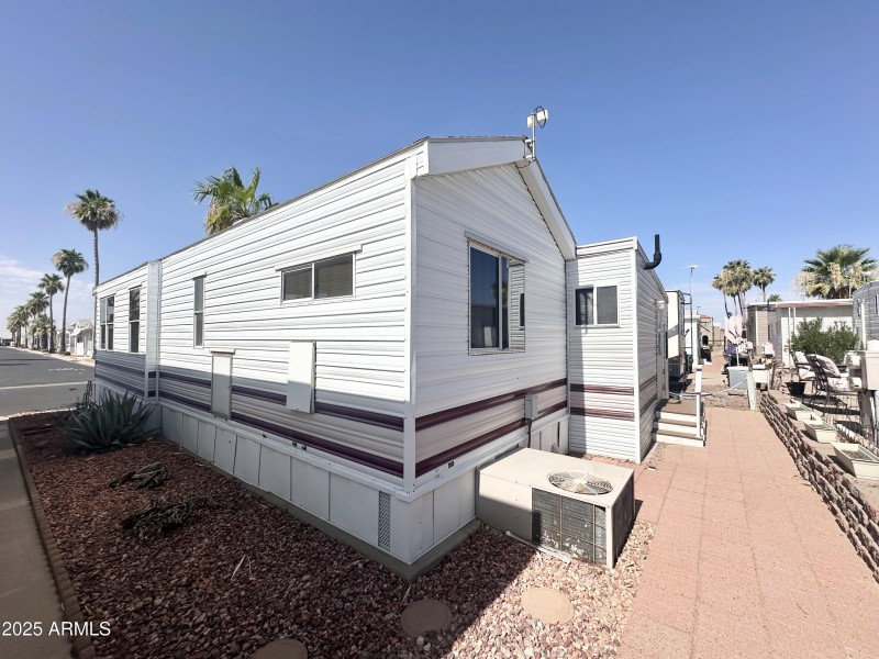 GREAT BACK PATIO AREA
