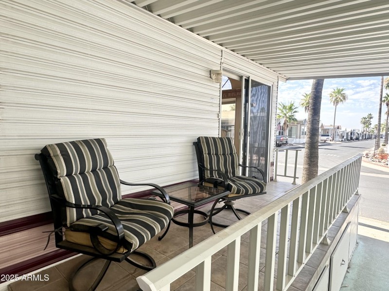 GREAT TILED OUTDOOR DECK