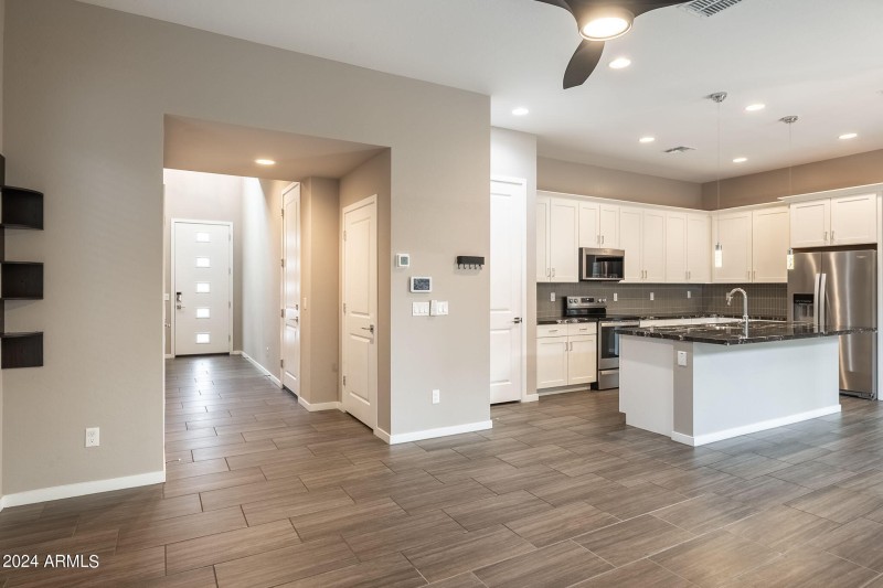 8-web-or-mls-901-s-smith-rd-1036