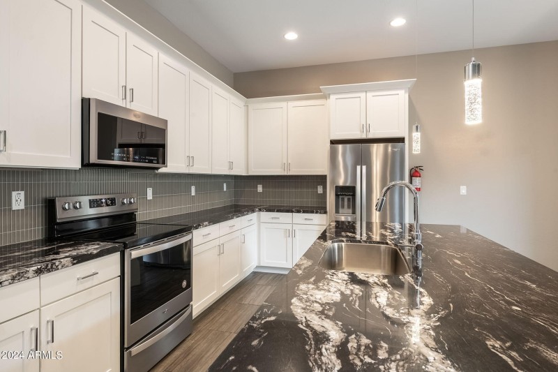 13-web-or-mls-901-s-smith-rd-1036