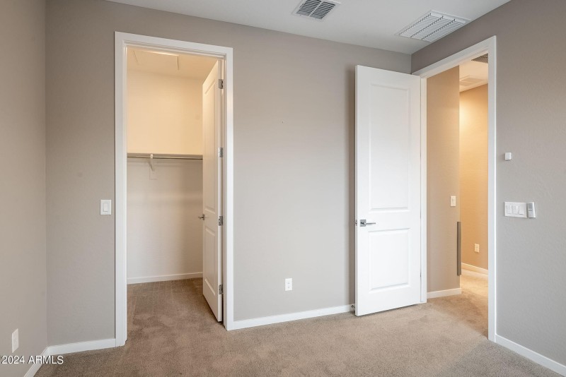 29-web-or-mls-901-s-smith-rd-1036