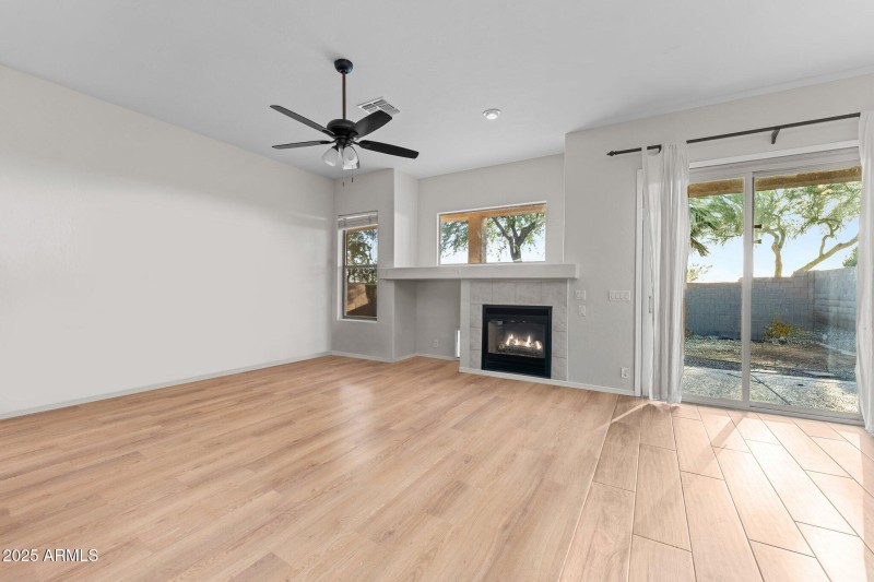 Livingroom/bkyard viewac