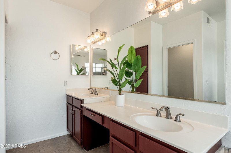 1770 W Mulberry Dr - 33