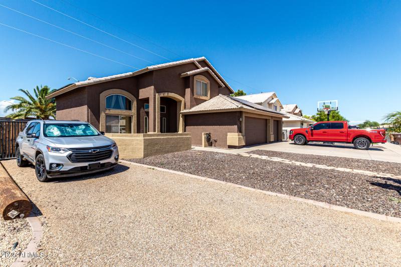 Rv Gate with parking in front and back