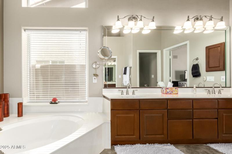 19 Master Bathroom