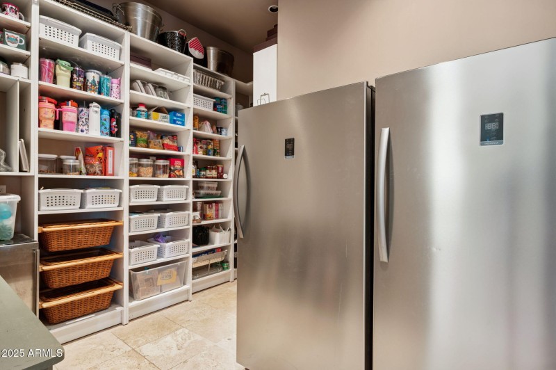 Pantry 5738-n-32nd-pl