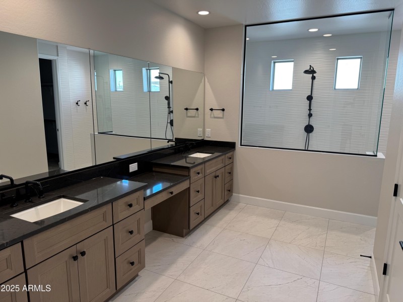 PC Unit 46 Lot 27 Owner's Bath