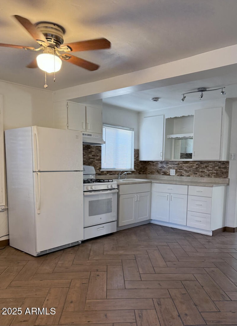 F5E7BC0B-FFF1-4A3E-A8BF-BD54A6379F9B_1_1