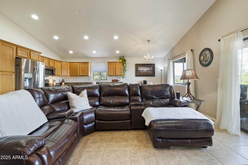 Open living / Kitchen