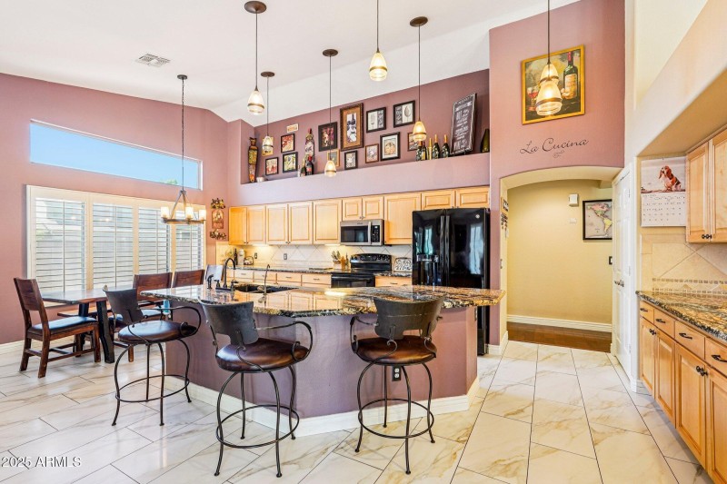 14-web-or-mls-N 85th Dr-S0907-014