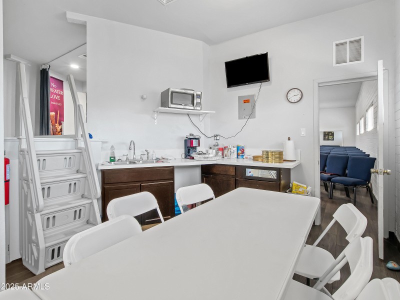 INTERIOR-4