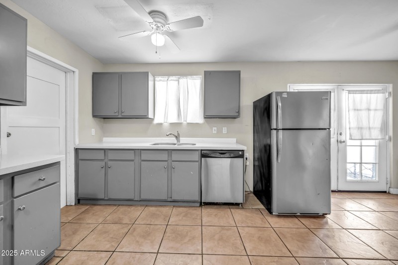 6101 N 31st Dr-10_(2048)