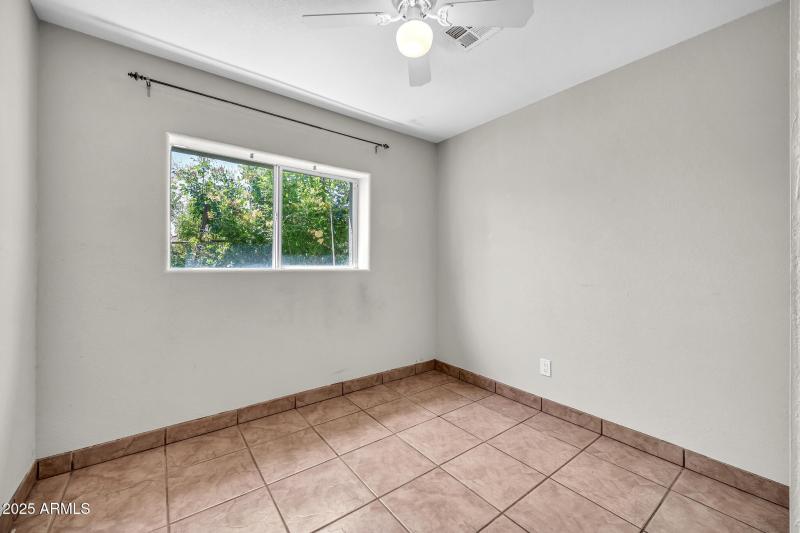 6101 N 31st Dr-17_(2048)