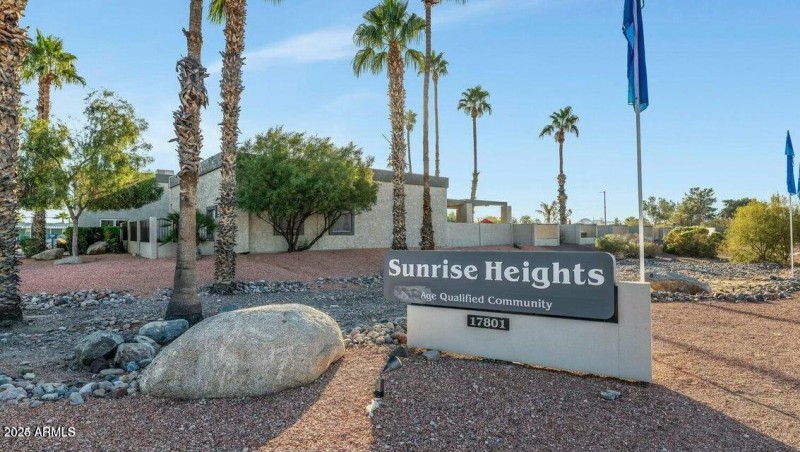 Sunrise Heights signage