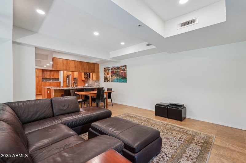 4-web-or-mls-E Rancho Vista Dr-S0807-004