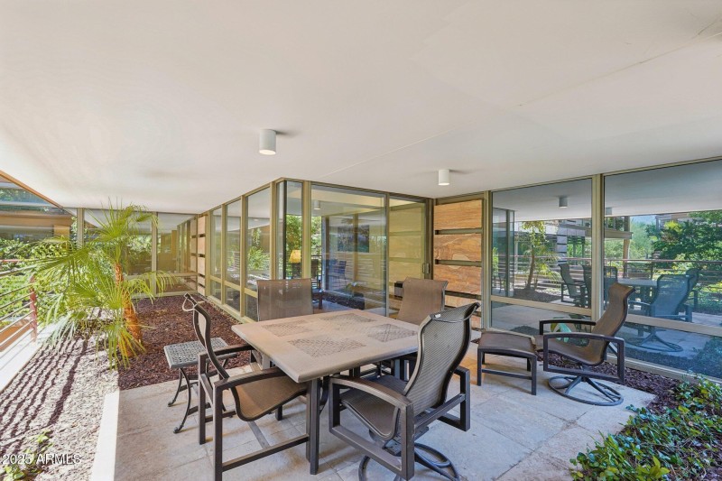 16-web-or-mls-E Rancho Vista Dr-S0807-01